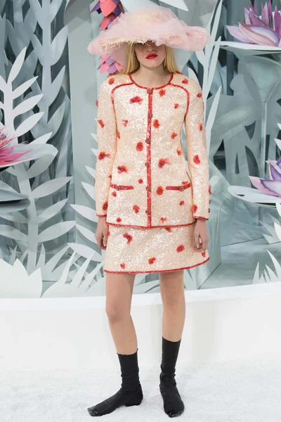 Look 27